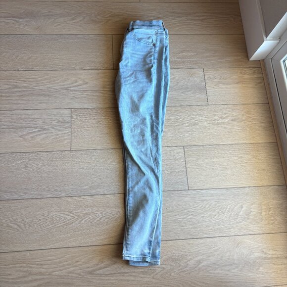 Express Light wash skinny jeans Size 4L - Picture 2 of 8